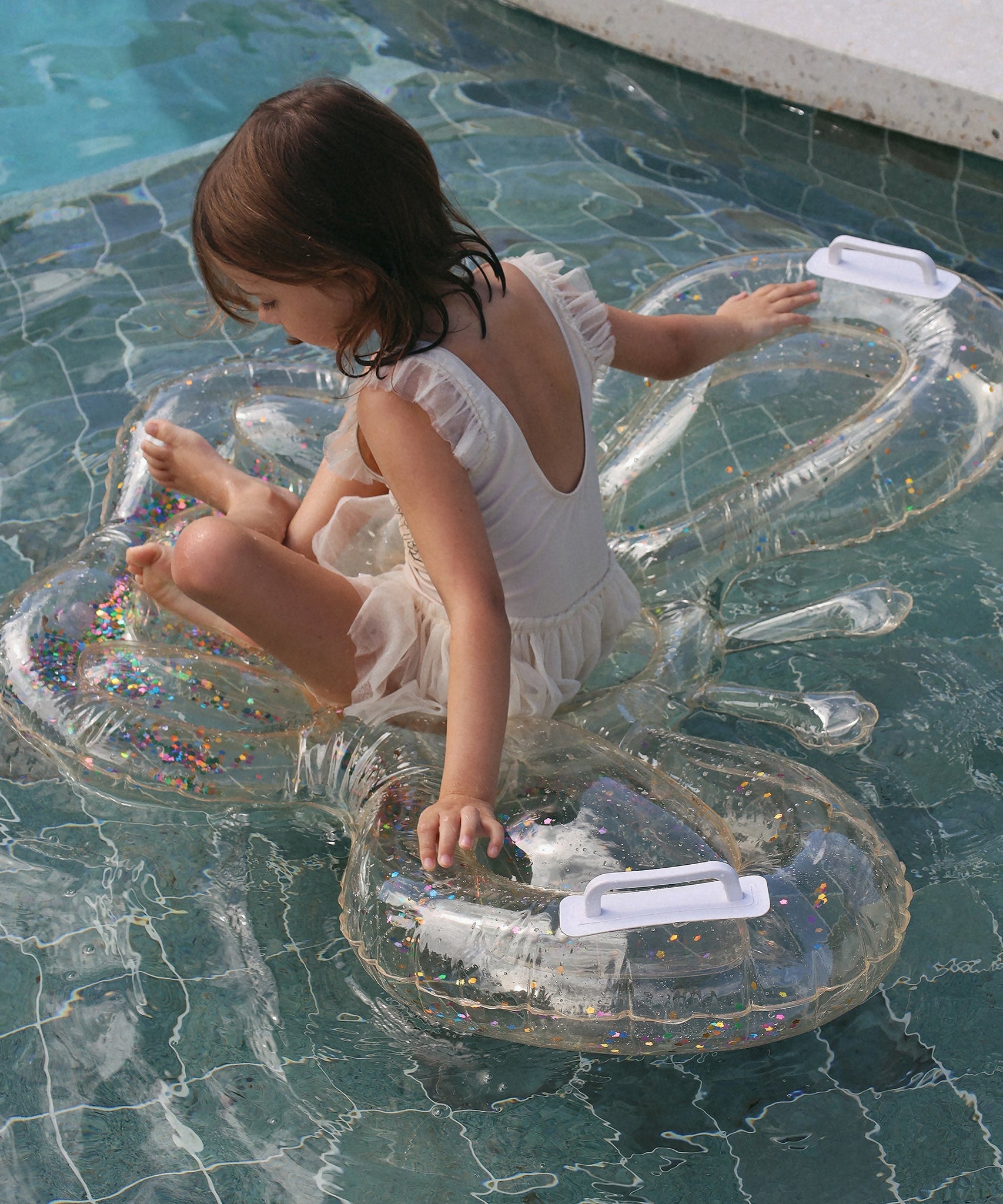 Sunnylife - Cotton Candy Kinder Schmetterling Meer- und Poolmatratze