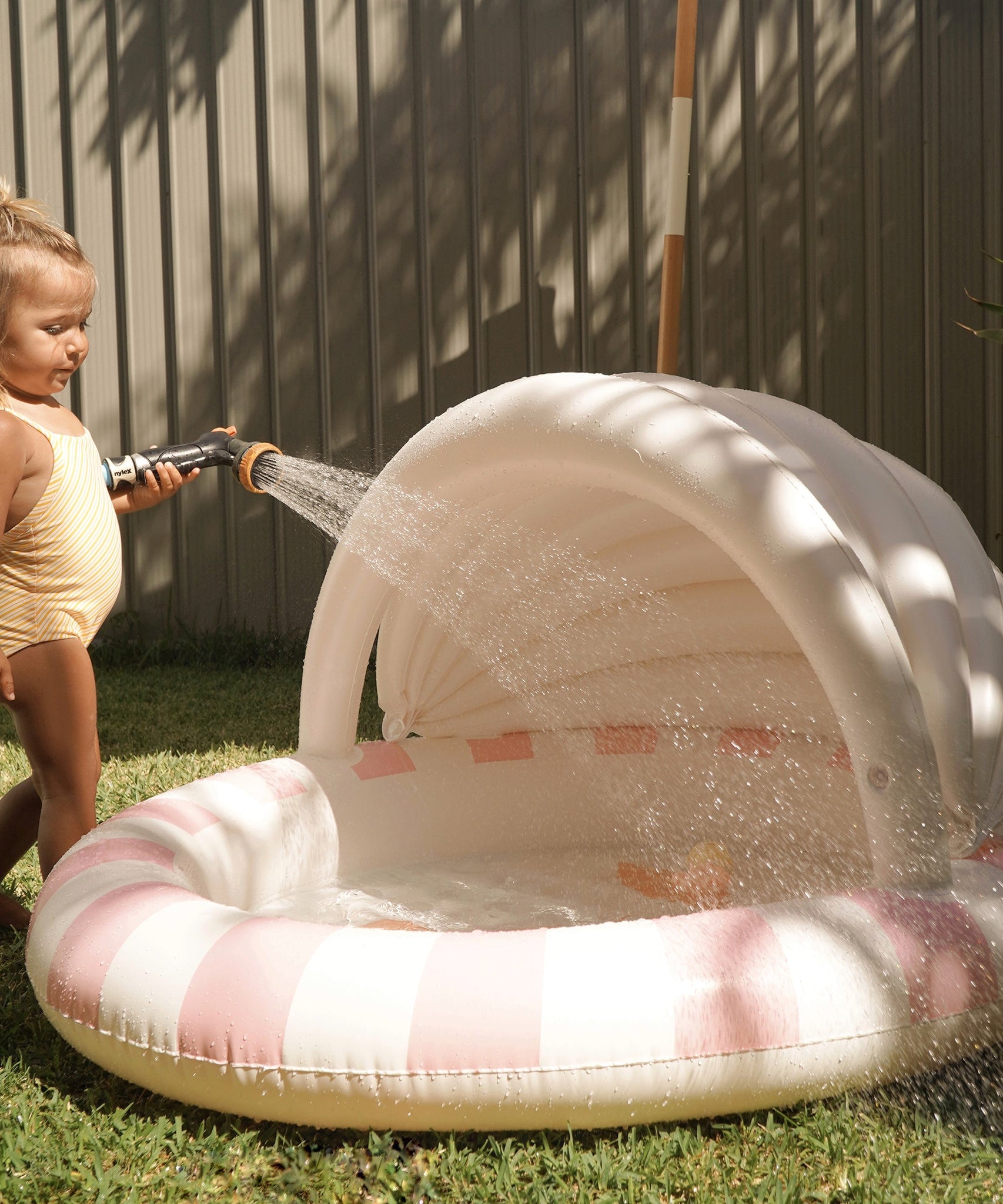 Sunnylife - Cotton Candy Kinderpool mit Sonnenschutz