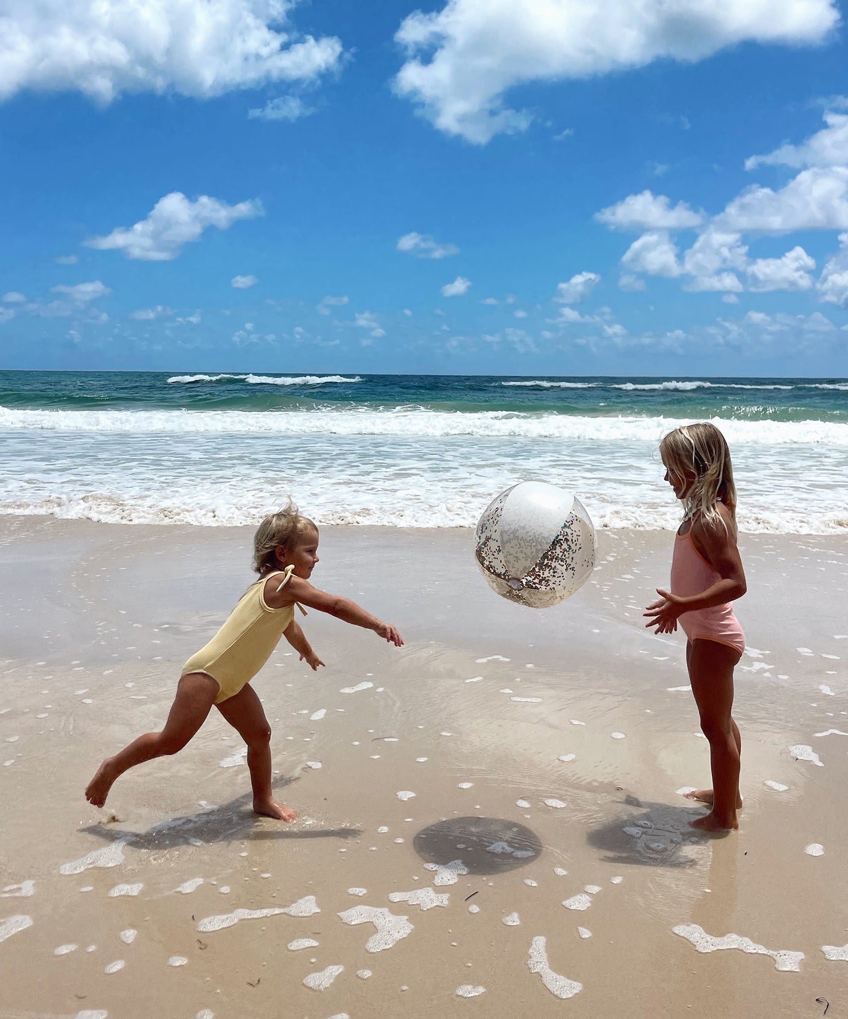 Sunnylife - Cotton Candy Aufblasbarer Glitzernder Strandball