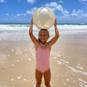 Sunnylife – Aufblasbarer Glitzer-Strandball „Cotton Candy“