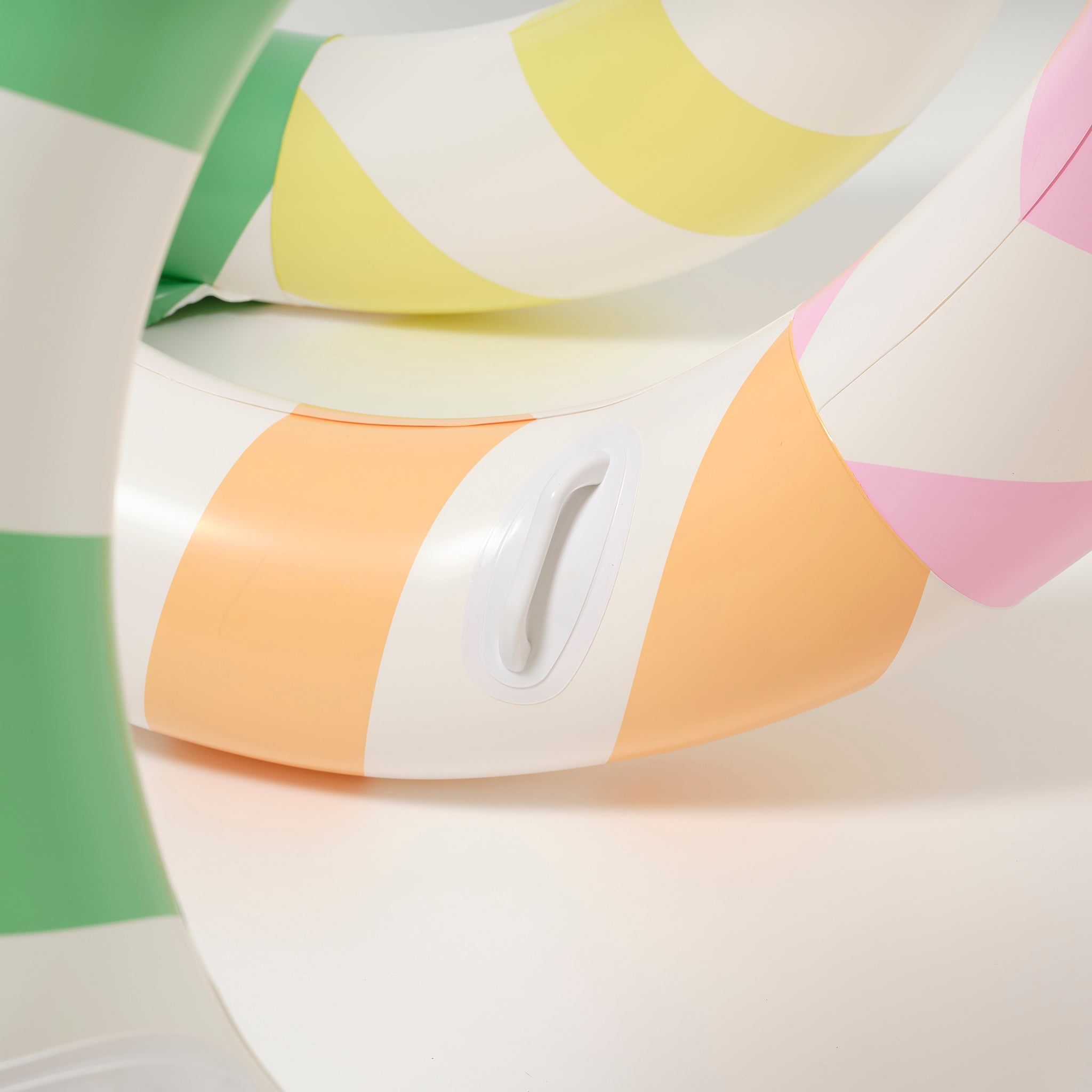 Sunnylife - Riesige aufblasbare Schlangenpool-Spaß und Liege