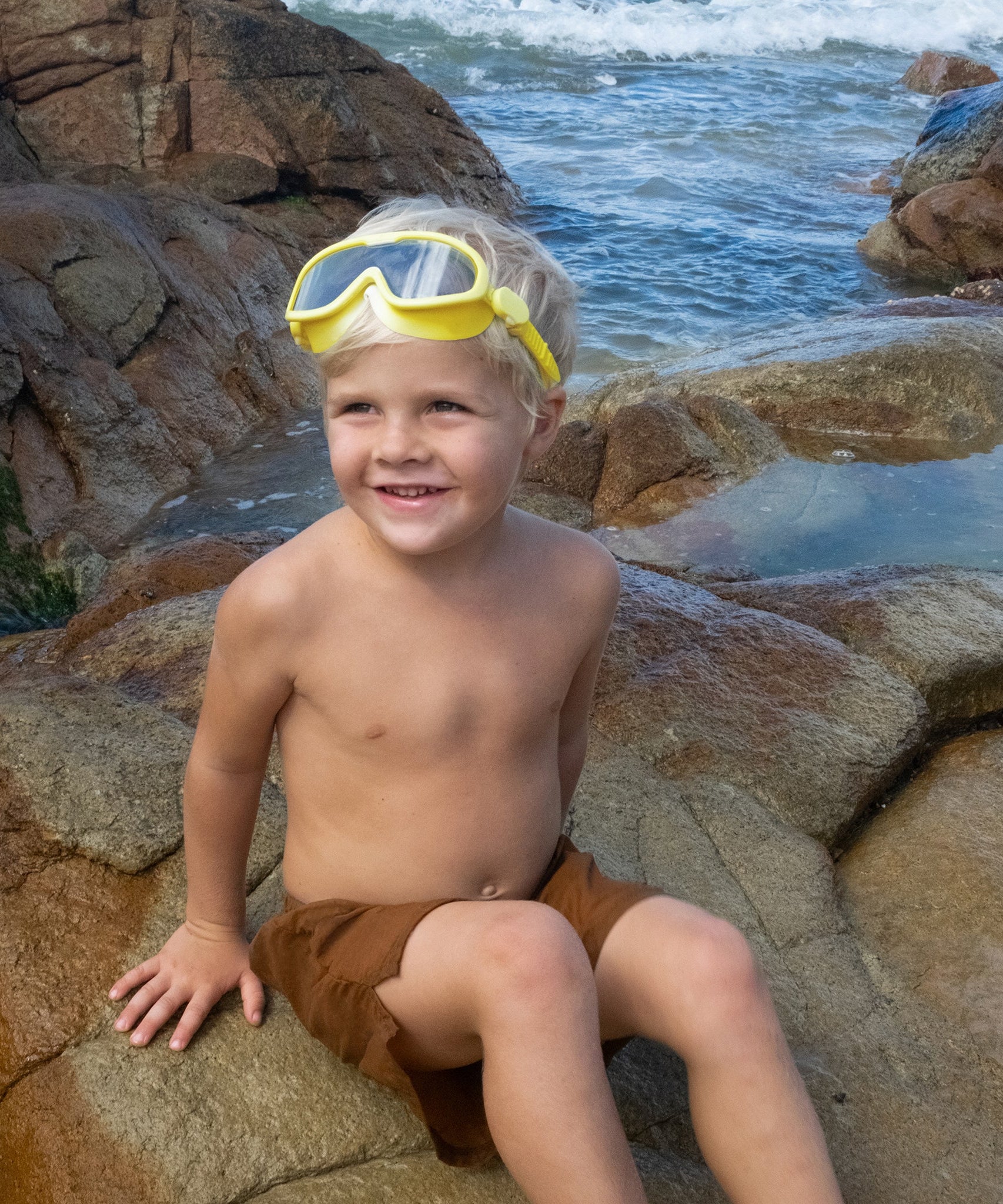 Sunnylife - Salty der Hai Kinder Schwimmbrille