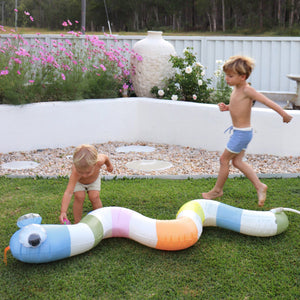 Sunnylife - Wild Multi Sprühbarer Aufblasbarer Gartenspieler